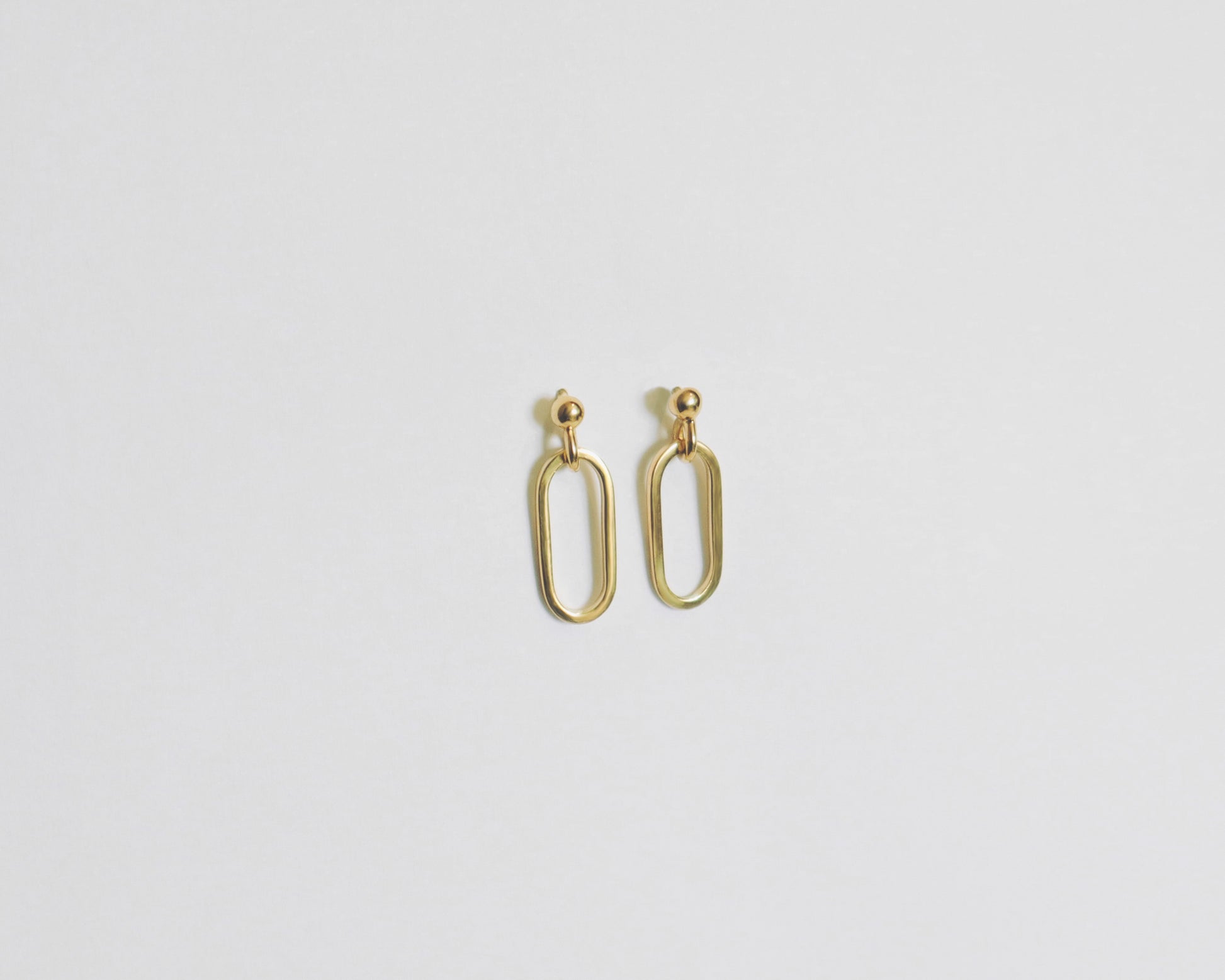 Classica Paperclip Yellow Gold Earrings